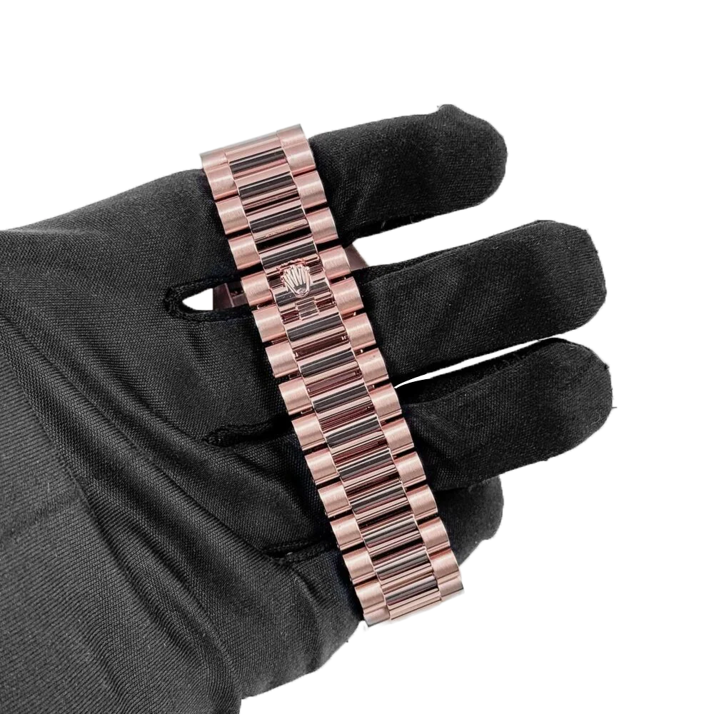 Day-Date 40mm 228235 Rose Gold Chocolate Roman Dial (2025)
